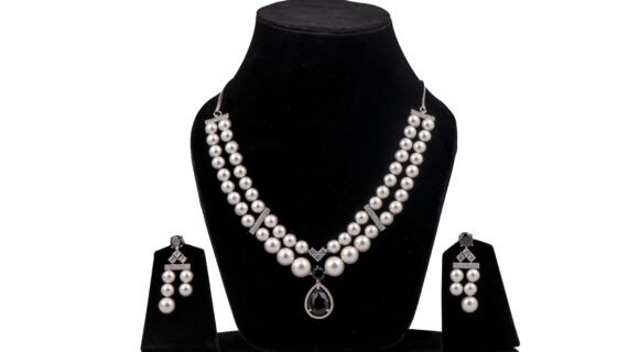 Rhodium Polished Pearl With Black CZ Stone