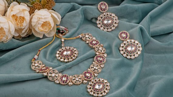 Meenakari Kundan Necklace with Maang Tika