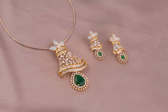 Anti-Tarnish Chain Pendant