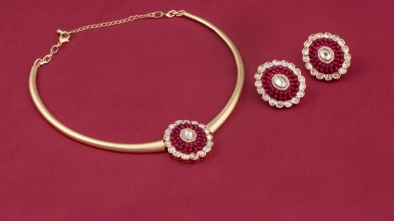 Matte Gold Plated Kundan Ruby Hasli Pendant