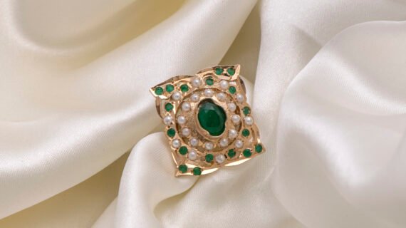 24 Carat Gold Polished Jadau Ring