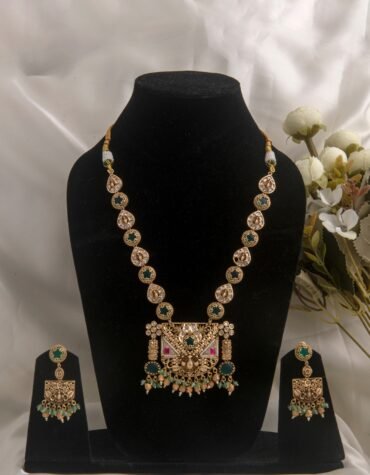 24 Carat Gold Polished Kundan Heritage Jewellery