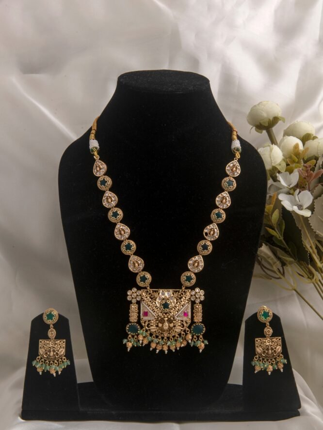 24 Carat Gold Polished Kundan Heritage Jewellery