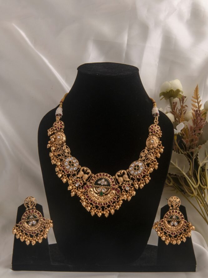 24 Carat Gold Polished Kundan Heritage Jewellery