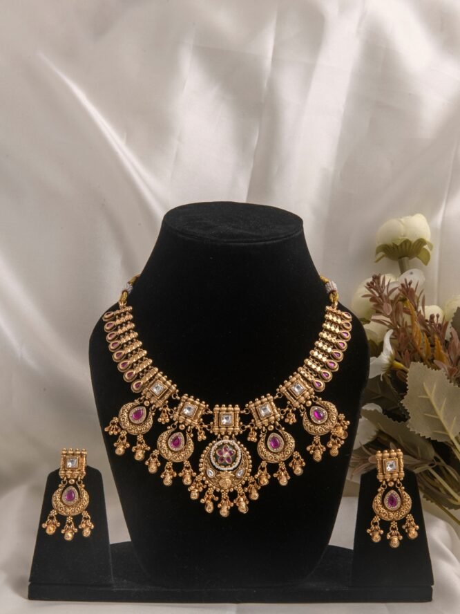 24 Carat Gold Polished Kundan Heritage Jewellery