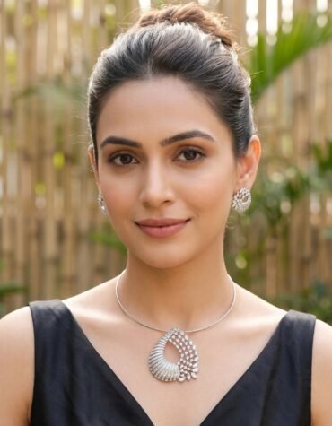 Designer Leaf Pendant Necklace Set