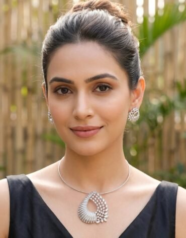 Designer Leaf Pendant Necklace Set
