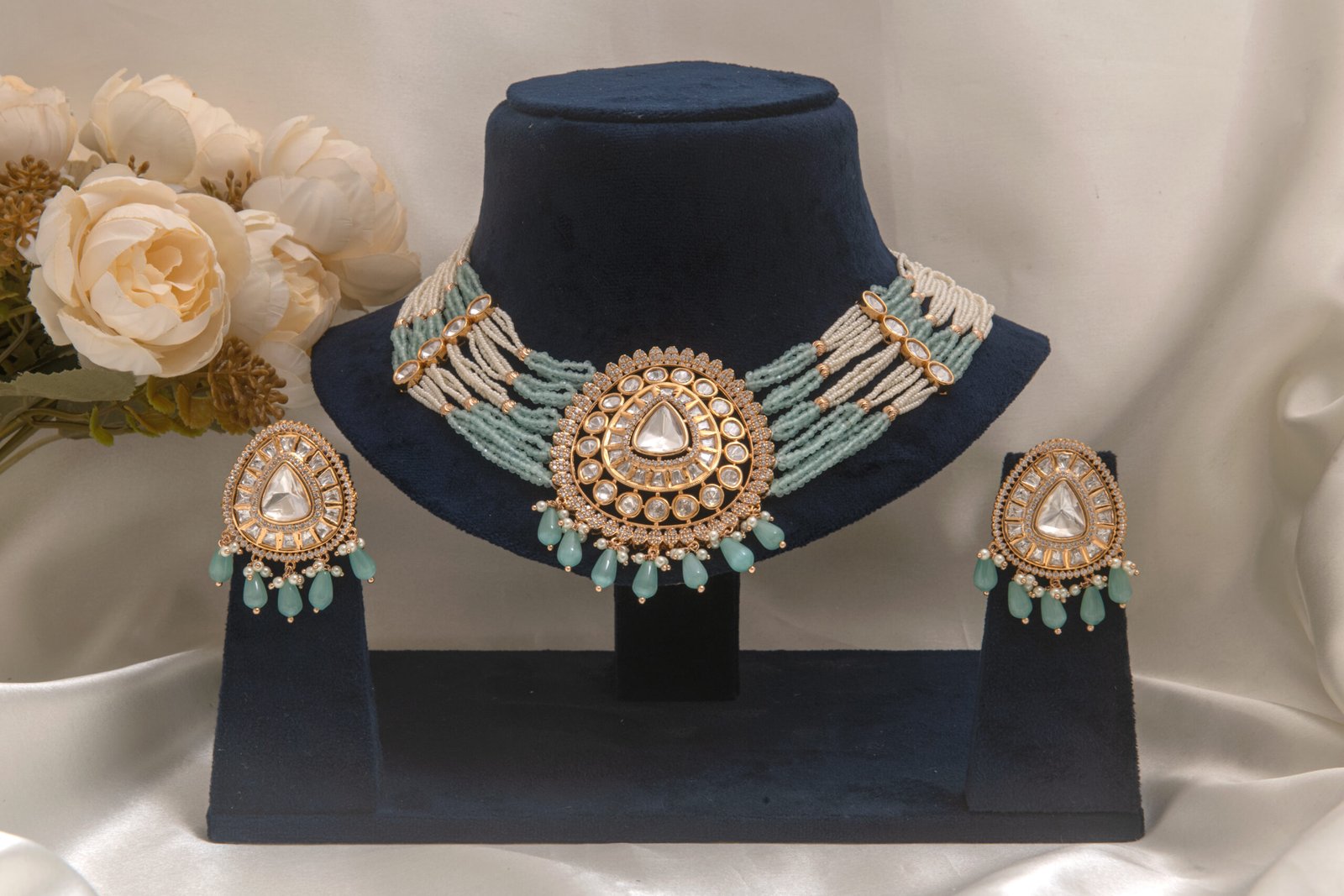 24 Carat Gold Polished Kundan Rajwadi Chokar Set