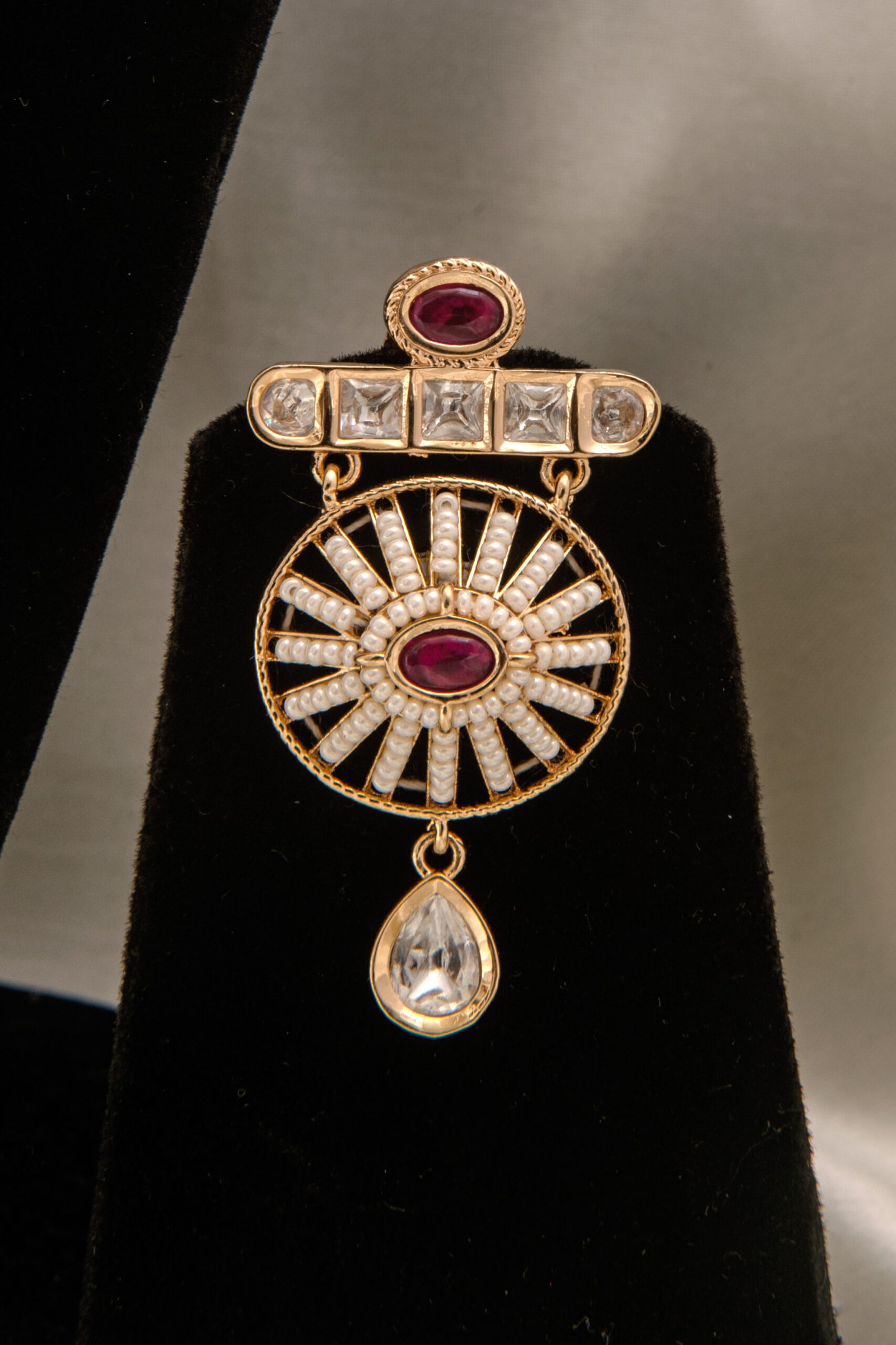 24 Carat Gold Polished Heritage Maroon White Rani Haar with Big Surya Pendant - Image 5