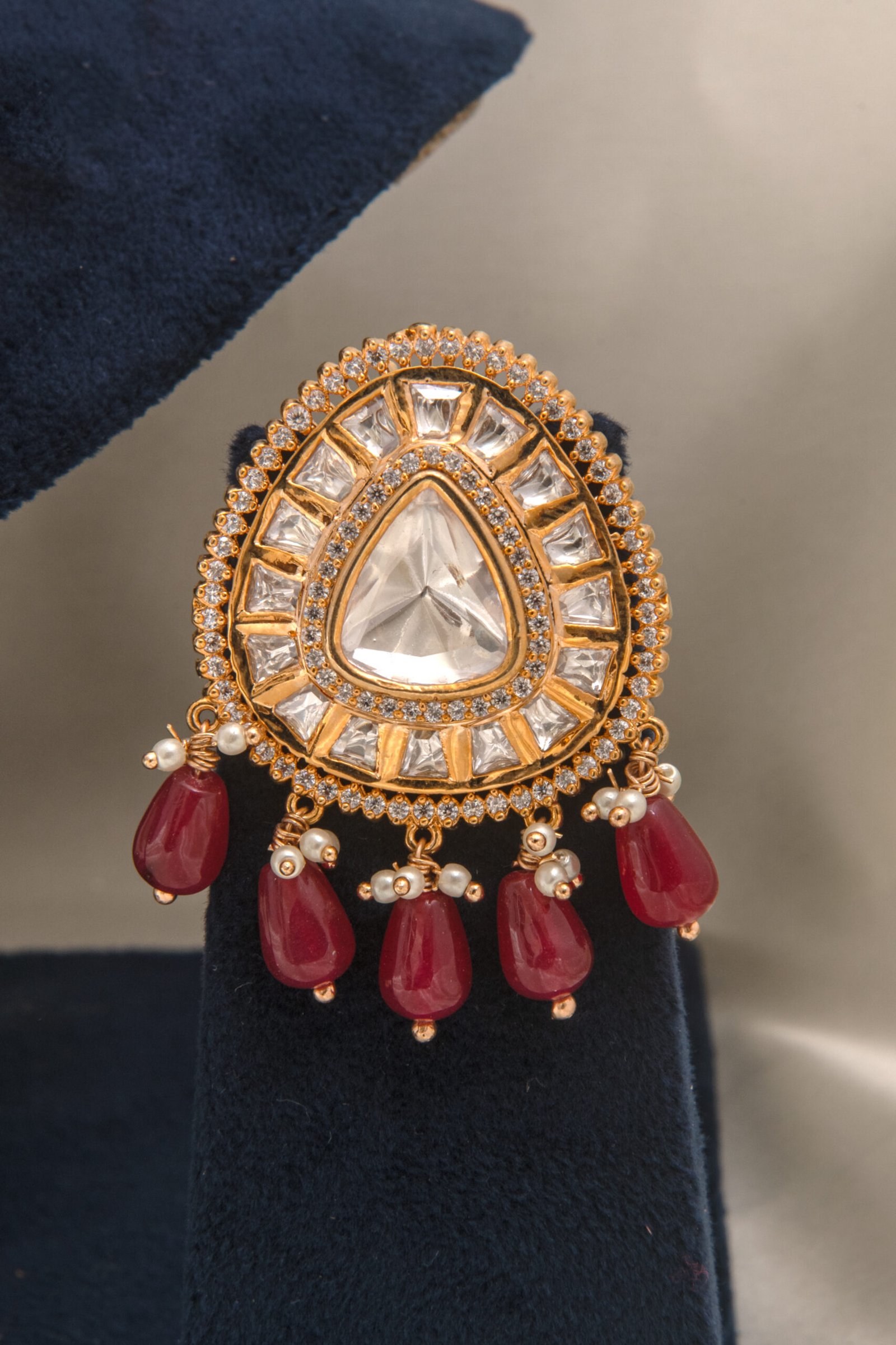 18 Carat Rose Gold Polish Royal Handcrafted Maroon & Ivory Beaded Kundan Chokar Set with with Earrings. - Image 5