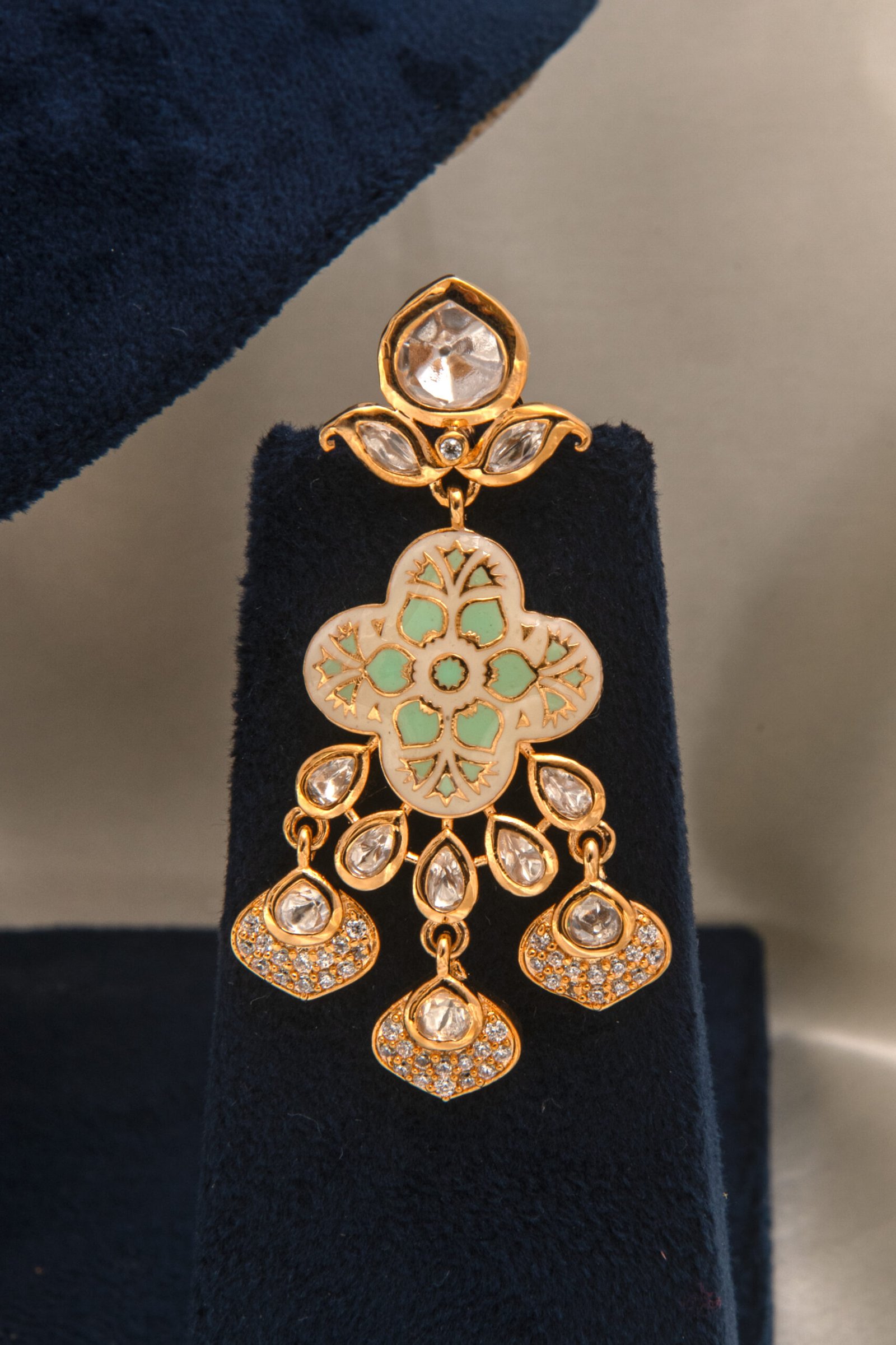 22kt Gold Polish Pista Mint Pachi Kundan Pearl Chokar Set with Mint - Image 5
