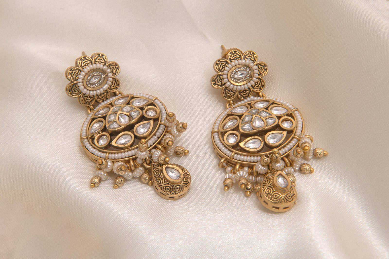 24 carat Gold Plated Rajwadi Bridal Necklace Set with Maang Tikka & Earrings - Image 3