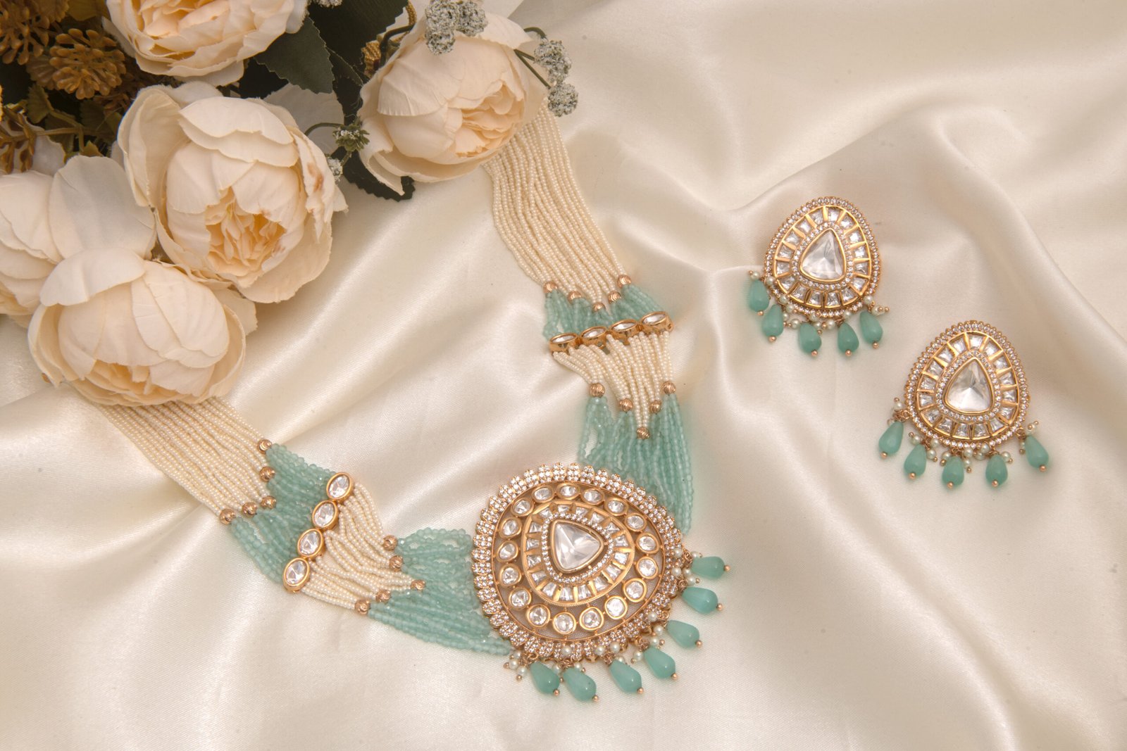 24 Carat Gold Polished Kundan Rajwadi Chokar Set - Image 4