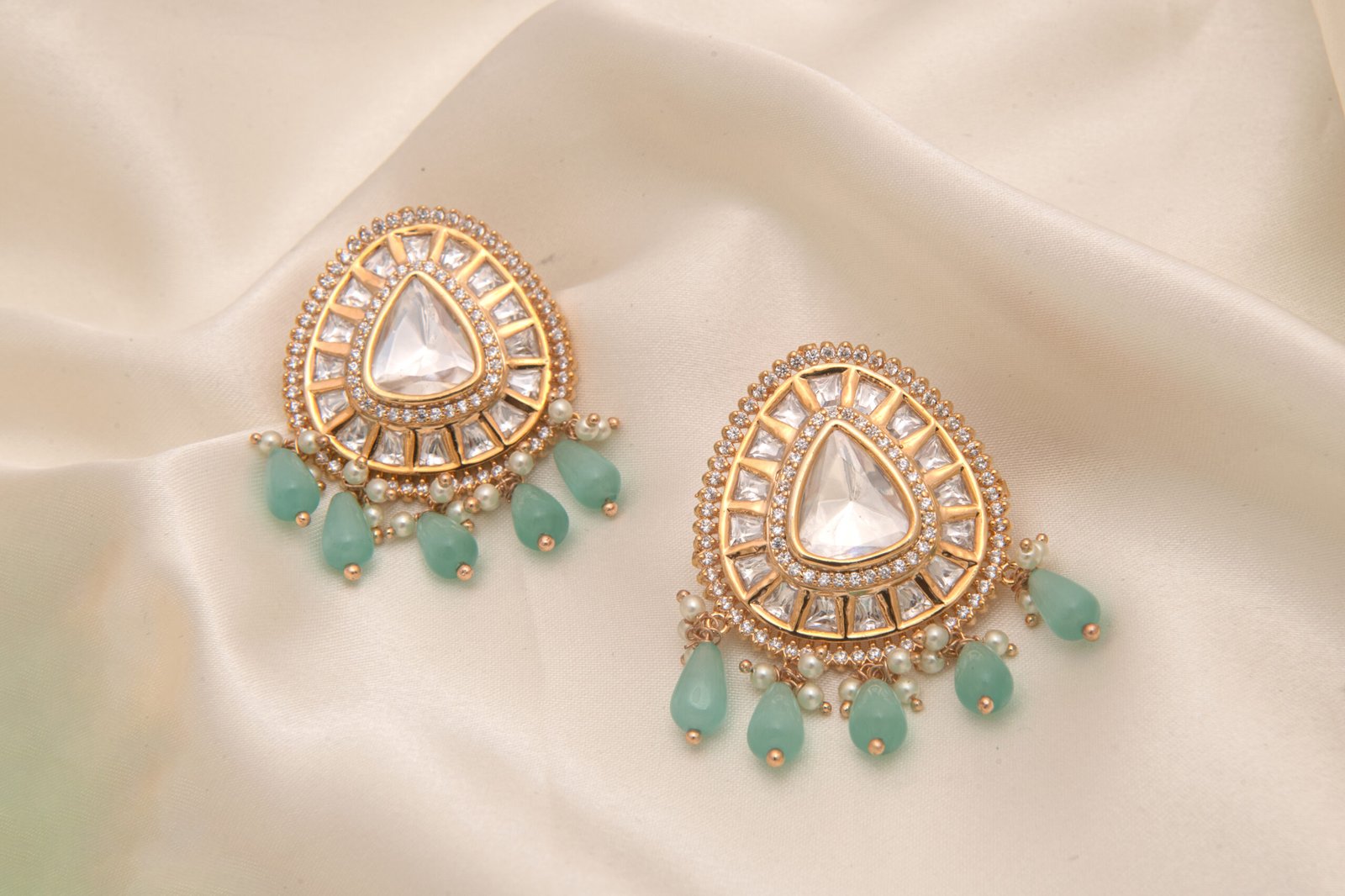 24 Carat Gold Polished Kundan Rajwadi Chokar Set - Image 3