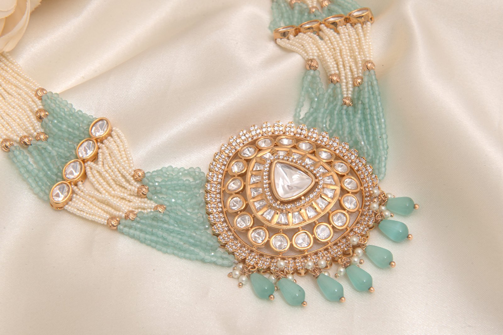 24 Carat Gold Polished Kundan Rajwadi Chokar Set - Image 2